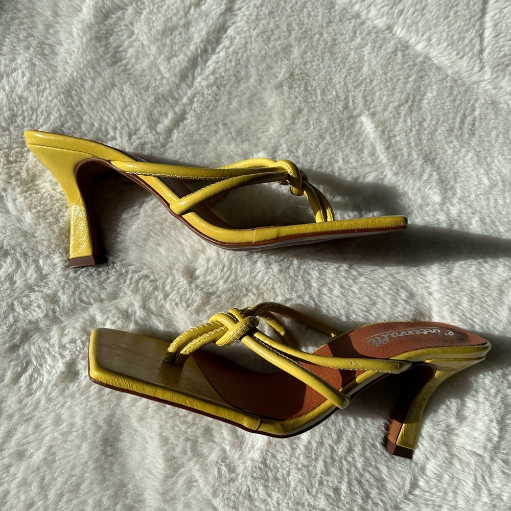 NEW IN BOX L'intervalle heeled sandals. Euro 39